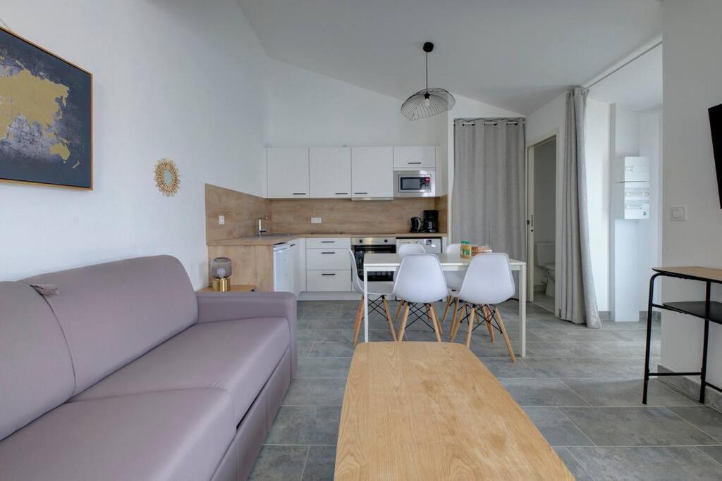 Les Forges Fond Apartment Avoine Exterior photo