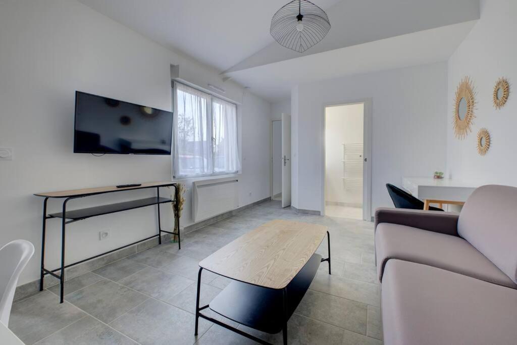 Les Forges Fond Apartment Avoine Exterior photo